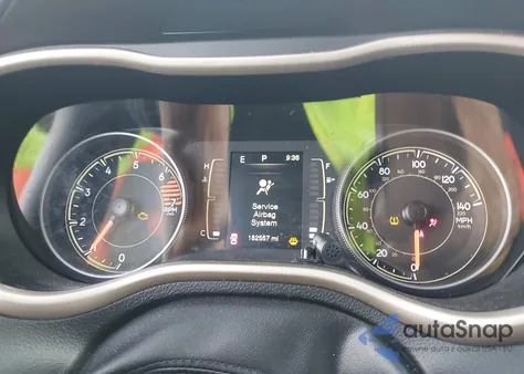 2018 Jeep Cherokee Latitude Fwd z USA, uszkodzony, nr VIN 1C4PJLCB1JD552725